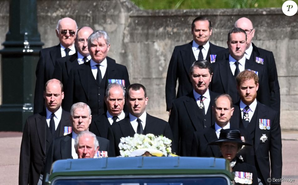 Le prince Charles, prince de Galles, la princesse Anne, le prince Andrew, duc d'York, le prince Edward, comte de Wessex, le prince William, duc de Cambridge, Peter Phillips, le prince Harry, duc de Sussex, David Armstrong-Jones, comte de Snowdon, Sir Timothy Laurence - Arrivées aux funérailles du prince Philip, duc d'Edimbourg à la chapelle Saint-Georges du château de Windsor, le 17 avril 2021.
