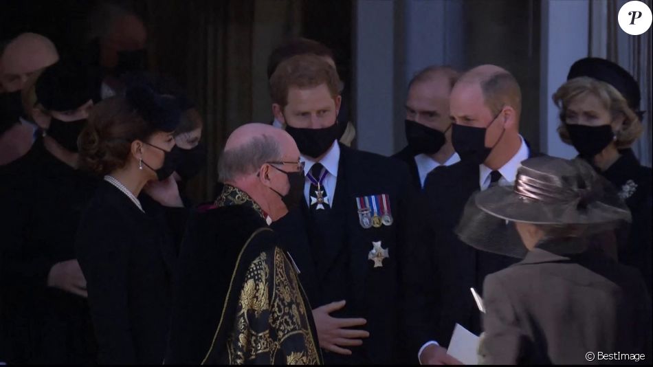 Le prince William, duc de Cambridge, et le prince Harry, duc de Sussex - Sorties des funérailles du prince Philip, duc d'Edimbourg à la chapelle Saint-Georges du château de Windsor, Royaume Uni, le 17 avril 2021.