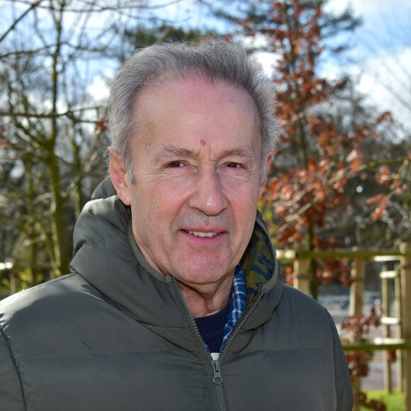 Gérard Klein lors du lancement de l'opération Kinder "Qui Court Donne !" au profit du Secours Populaire à la Grande Verrière du Jardin d'Acclimatation à Paris © Giancarlo Gorassini/Bestimage