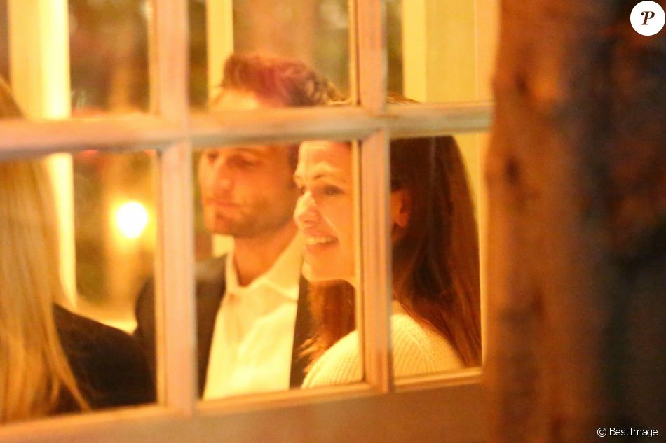 Exclusif - Jennifer Garner et son compagnon John Miller sont allés diner en amoureux au restaurant Giorgio Baldi à Santa Monica