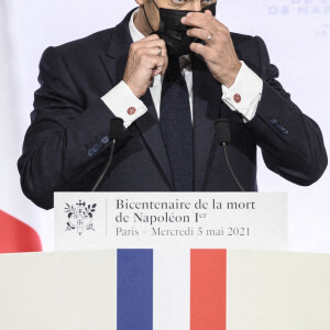 Le président français Emmanuel Macron commémore le bicentenaire de la mort de Napoléon à l'Institut de France, le 5 mai 2021 à Paris.
