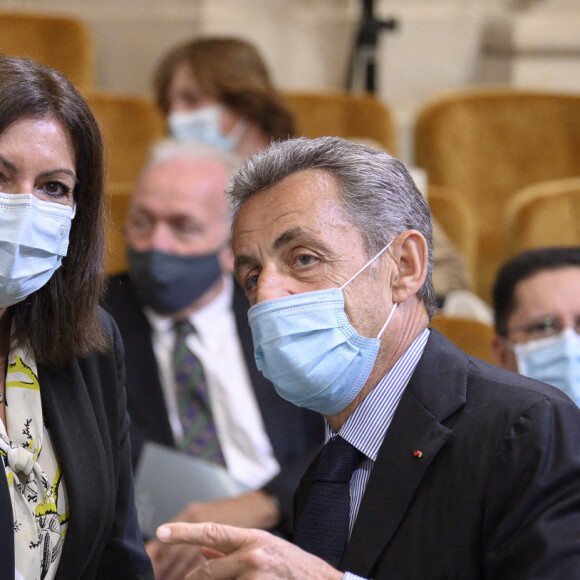 Nicolas Sarkozy et Anne Hidalgo - Le président français Emmanuel Macron commémore le bicentenaire de la mort de Napoléon à l'Institut de France, le 5 mai 2021 à Paris.