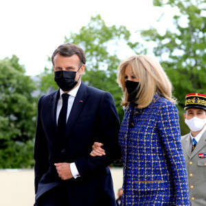 Le président de la République Emmanuel Macron et sa femme Brigitte - Commémoration du bicentenaire de la mort de Napoléon 1er aux Invalides à Paris. Le 5 mai 2021 © Dominique Jacovides / Bestimage