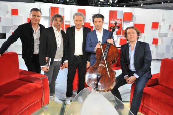 Exclusif - Laurent Luyat, Laurent Voulzy, Michel Drucker, Gautier Capuçon et Alex Vizorek - Enregistrement de l'émission "Vivement Dimanche prochain" présentée par M.Drucker et diffusée le 9 mai 2021 sur France 2. Le 22 avril 2021 © Guillaume Gaffiot / Bestimage 