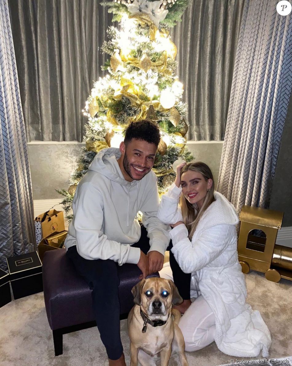 Perrie Edwards et son compagnon Alex Oxlade-Chamberlain. Décembre 2020.