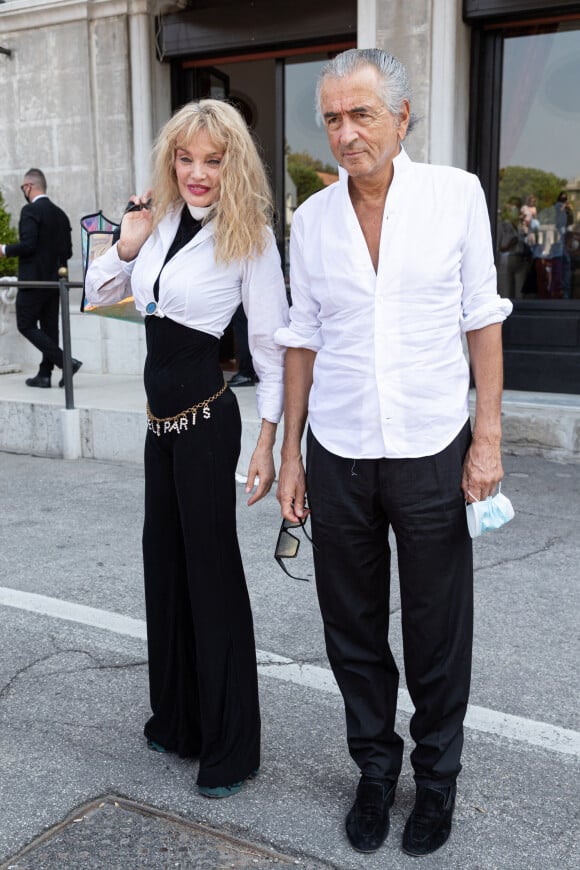 Arielle Dombasle et Bernard Henri-Lévy au Festival du Film de Venise début septembre 2020. 