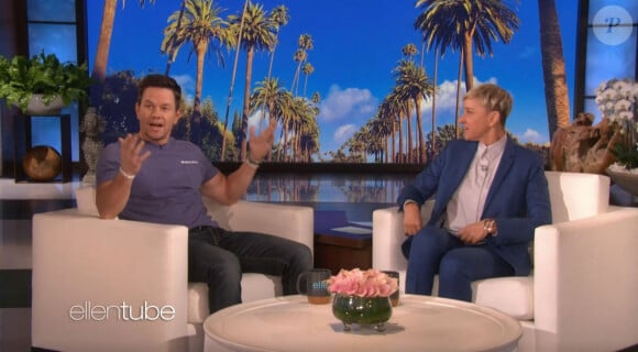 Mark Wahlberg parle de l'arrivée dans la famille de son chien de race Loulou de Poméranie, lors de l'émission "The Ellen Show" à Los Angeles, le 20 janvier 2020.