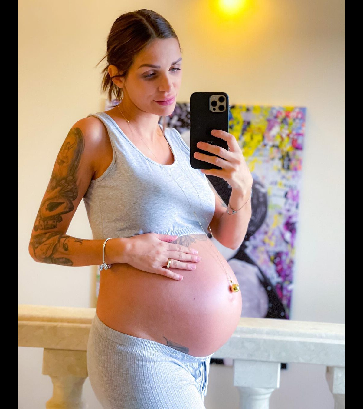 Julia Paredes (Les Anges 7) est enceinte de son premier enfant