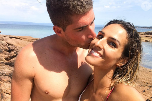 Cassandre (Koh-Lanta 2016 et 2018) a annoncé s'être fiancée à son compagnon de longue date Julien Renard - Instagram