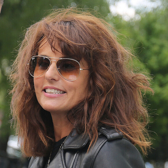 Exclusif - Faustine Bollaert quitte les studios Radio France à Paris. Le 3 mai 2021