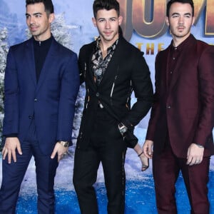 Les Jonas Brothers, Joe Jonas, Nick Jonas et Kevin Jonas à la première de 'Jumanji: The Next Level' au théâtre Chinese dans le quartier d'Hollywood à Los Angeles, le 9 décembre 2019.