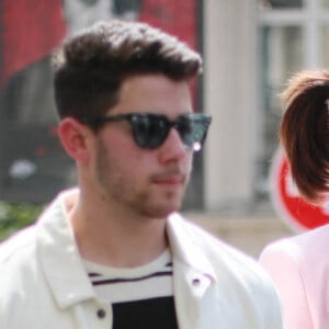 Nick Jonas et sa femme Priyanka Chopra sortent du restaurant L'Avenue et font du shopping chez T.T.Trunks avant de rentrer à leur hôtel, Paris, le 25 juin 2019.