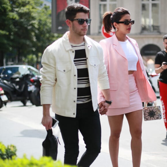 Nick Jonas et sa femme Priyanka Chopra sortent du restaurant L'Avenue et font du shopping chez T.T.Trunks avant de rentrer à leur hôtel, Paris, le 25 juin 2019.