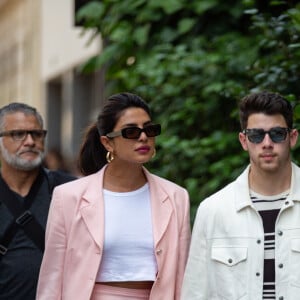 Semi exclusif - Nick Jonas et sa femme Priyanka Chopra arrivent à Dior Office pour les dernières retouches et les derniers essayages pour le mariage de J.Jonas et S.Turner, Paris, le 25 juin 2019.