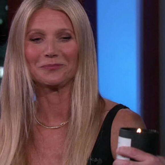 Gwyneth Paltrow annonce le retour de sa "bougie vaginale" sur Goop (après qu'Elton John en aurait acheté 100) lors de sa visite au Jimmy Kimmel Live!