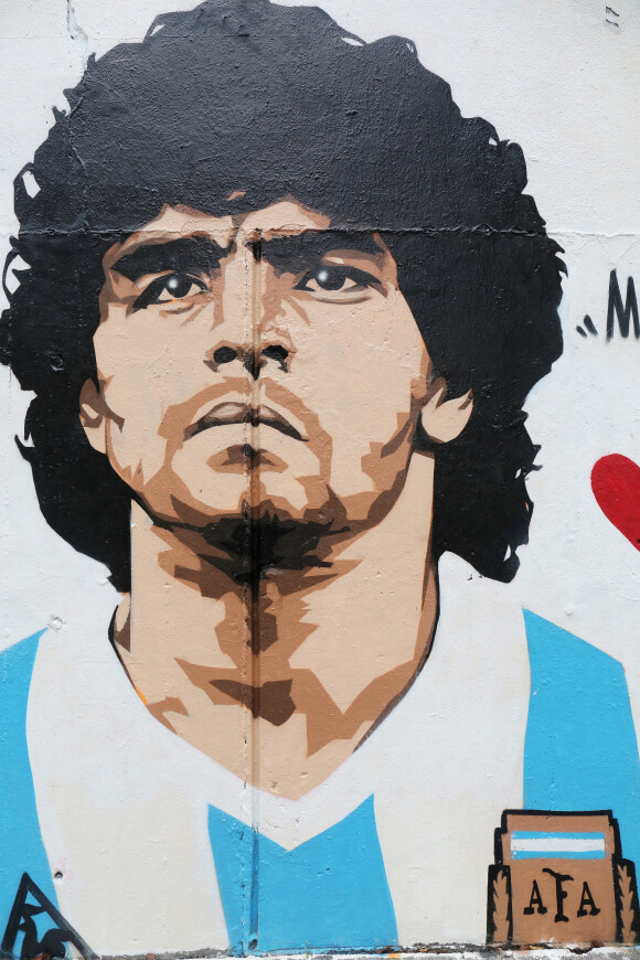 Illustration de la fresque en hommage à Diego Maradona, rue Ordener dans le 18ème arrondissement, à Paris, le 16 décembre 2020. © Panoramic / Bestimage