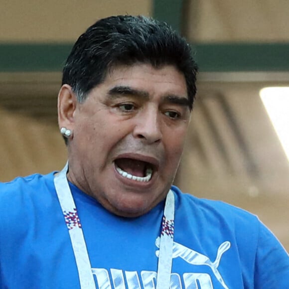 Diego Maradona en tribune lors d'un match Argentine / Croatie de la coupe du monde le 21 juin 2018 à Nijni Novgorod. © Inside / Panoramic / Bestimage
