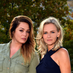 Exclusif - Lola Dewaere, Claire Borotra - Tournage de la saison 2 de la série "La Vengeance aux Yeux Clairs" à Nice - Episode 3 et 4 diffusés le 27 novembre © Bruno Bebert/Bestimage 