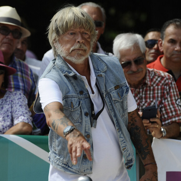 Le chanteur Renaud - Tournoi de pétanque Grand Prix des Personnalités d 'Isle sur la Sorgue dans le Vaucluse (84) le 24 juin 2017 © Eric Etten / Bestimage