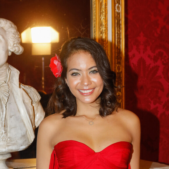 Vaimalama Chaves (Miss France 2019) chante au cours du défilé de mode Haute-Couture printemps-été 2020 "La Métamorphose" à Paris. Le 21 janvier 2020 © Veeren Ramsamy-Christophe Clovis / Bestimage 