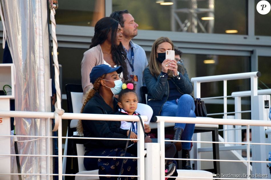 Serena Williams et sa fille Olympia (3 ans) assistent au premier match de l'Ultimate Tennis Showdown 4 au technopole Sophia Antipolis. Biot, le 24 mai 2021. © Bruno Bébert/Bestimage