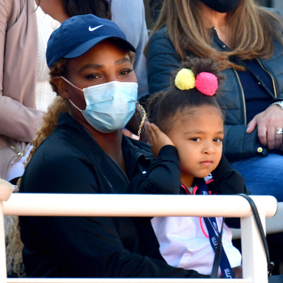 Serena Williams et sa fille Olympia (3 ans) assistent au premier match de l'Ultimate Tennis Showdown (UTS) 4 au technopole Sophia Antipolis à Biot. © Bruno Bébert/Bestimage