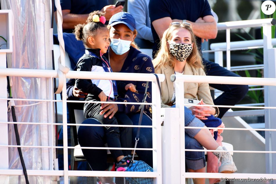 Serena Williams et sa fille Olympia (3 ans) assistent au premier match de l'Ultimate Tennis Showdown 4 au technopole Sophia Antipolis. Biot, le 24 mai 2021. © Bruno Bébert/Bestimage