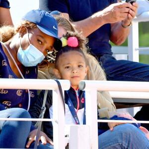 Serena Williams et sa fille Olympia (3 ans) assistent au premier match de l'Ultimate Tennis Showdown 4 au technopole Sophia Antipolis. Biot, le 24 mai 2021. © Bruno Bébert/Bestimage