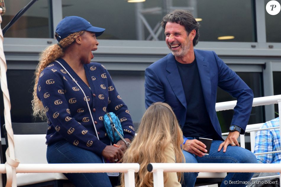 Serena Williams et son coach Patrick Mouratoglou assistent au premier match de l'Ultimate Tennis Showdown 4 au technopole Sophia Antipolis. Biot, le 24 mai 2021. © Bruno Bébert/Bestimage