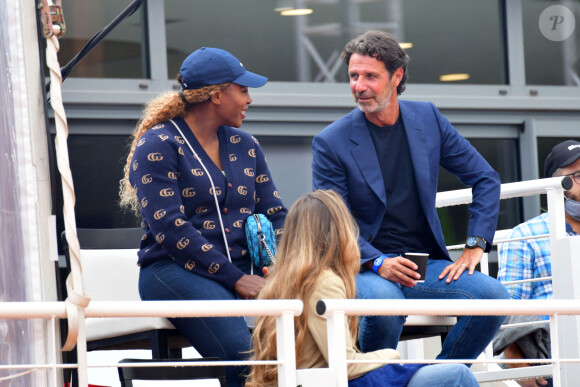 Serena Williams et son coach Patrick Mouratoglou assistent au premier match de l'Ultimate Tennis Showdown 4 au technopole Sophia Antipolis. Biot, le 24 mai 2021. © Bruno Bébert/Bestimage