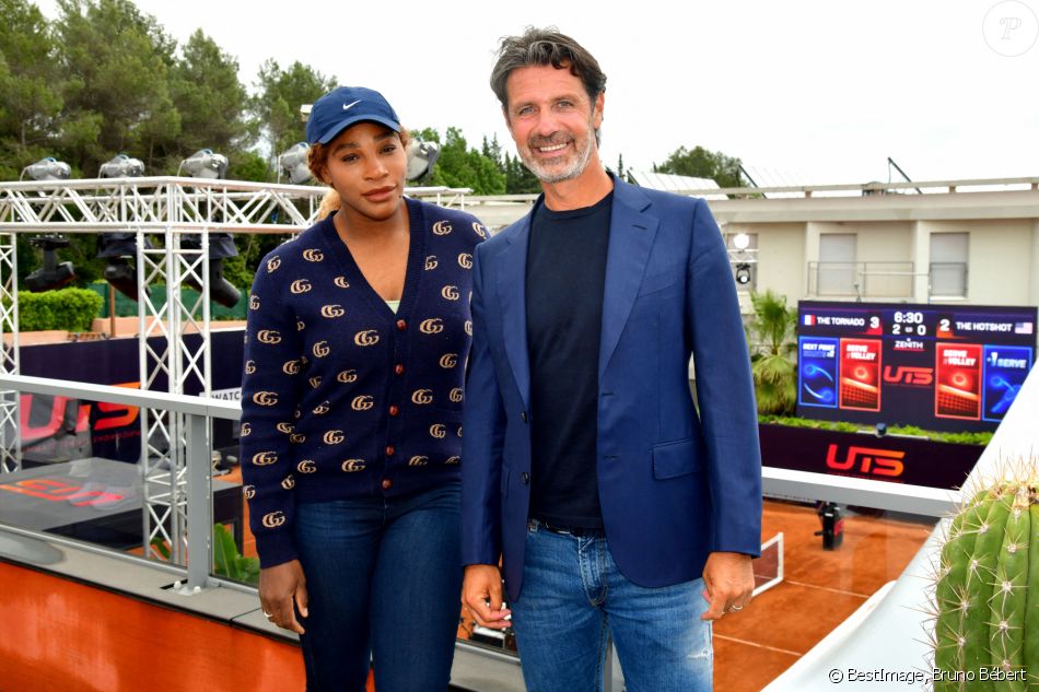 Serena Williams et son coach Patrick Mouratoglou assistent au premier match de l'Ultimate Tennis Showdown 4 au technopole Sophia Antipolis. Biot, le 24 mai 2021. © Bruno Bébert/Bestimage