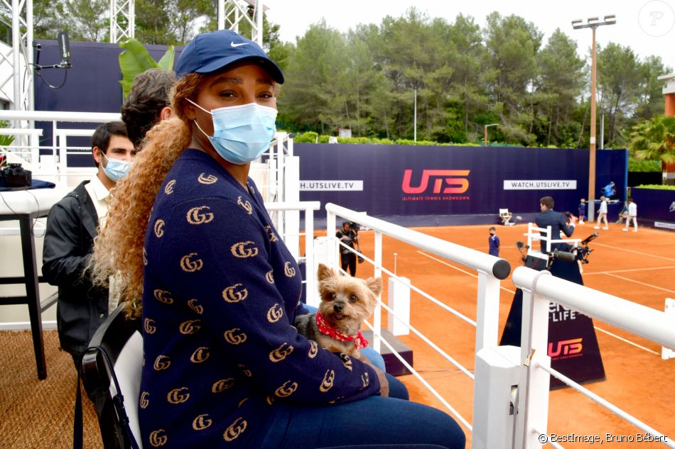 Serena Williams et son ami et ancien coach Patrick Mouratoglou assistent au premier match de l'Ultimate Tennis Showdown 4 au technopole Sophia Antipolis. Biot, le 24 mai 2021. © Bruno Bébert/Bestimage