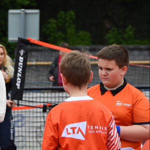 Kate Middleton, duchesse de Cambridge, et son mari le prince William rendent visite aux jeunes de la Lawn Tennis Association (LTA) à Édimbourg. Le 27 mai 2021.