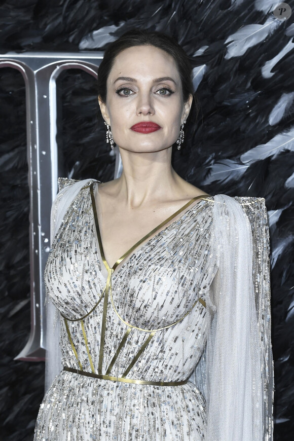 Angelina Jolie - Les célébrités assistent à la première de "Maléfique : Le Pouvoir du Mal" à Londres.