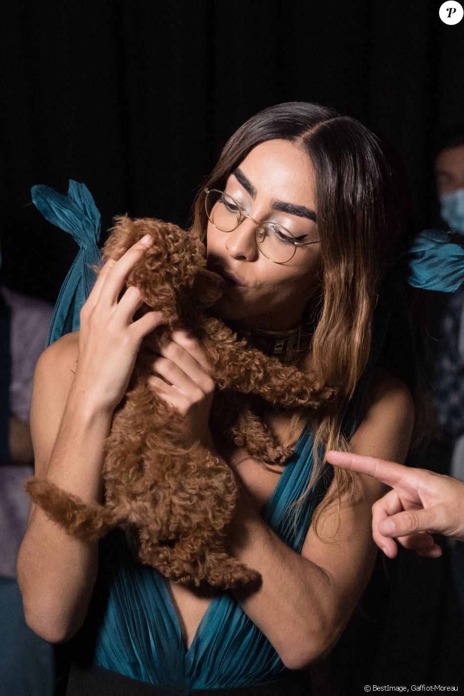 Exclusif - Bilal Hassani et son chien - Backstage de l'enregistrement de l'émission "La Chanson secrète 6" à la Scène musicale à Paris, qui sera diffusée le 12 décembre sur TF1. Le 8 septembre 2020 © Gaffiot-Moreau / Bestimage