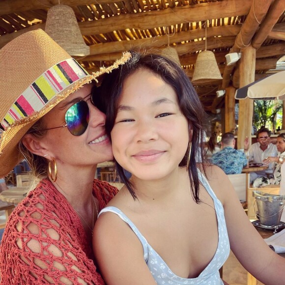 Laeticia Hallyday et sa fille Joy sur Instagram, décembre 2020.