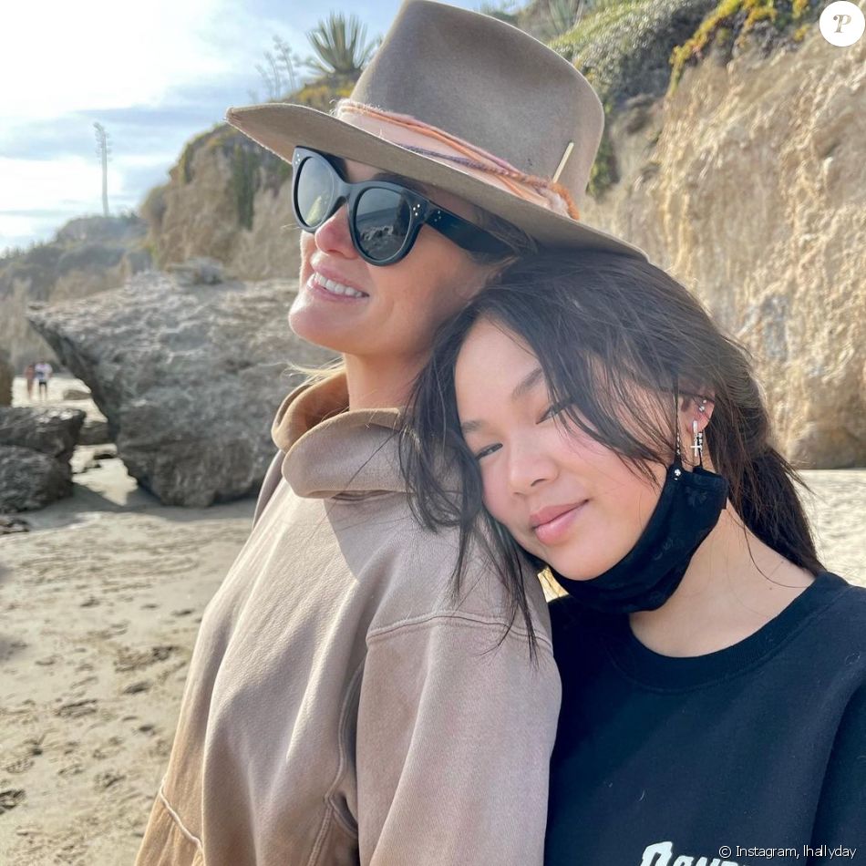 Laeticia Hallyday et sa fille Joy sur Instagram, le 7 avril 2021.