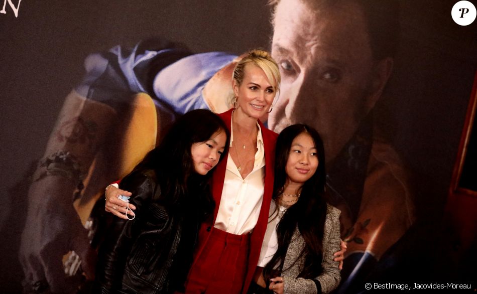 Laeticia Hallyday et ses filles Joy et Jade - Projection au Grand Rex à Paris des documentaires "Johnny USA" et "A nos promesses" à l'occasion de la Journée Spéciale Johnny, son rêve américain. © Jacovides-Moreau / Bestimage