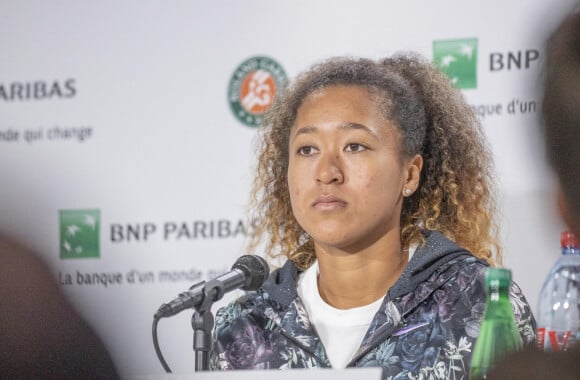 Naomi Osaka en conférence de presse à Roland-Garros à Paris, en 2019.