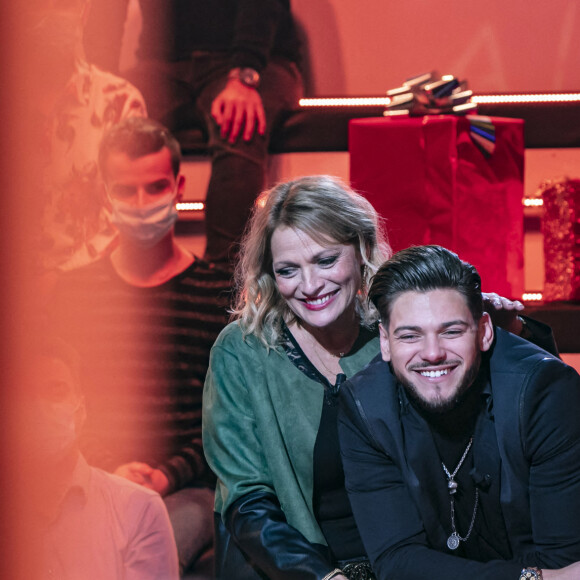 Exclusif - Rayane Bensetti et sa mère - Enregistrement de l'émission "La grosse charriade", présentée par C.Hanouna et diffusée le 17 décembre sur C8. Le 10 décembre 2020 © Jack Tribeca / Bestimage