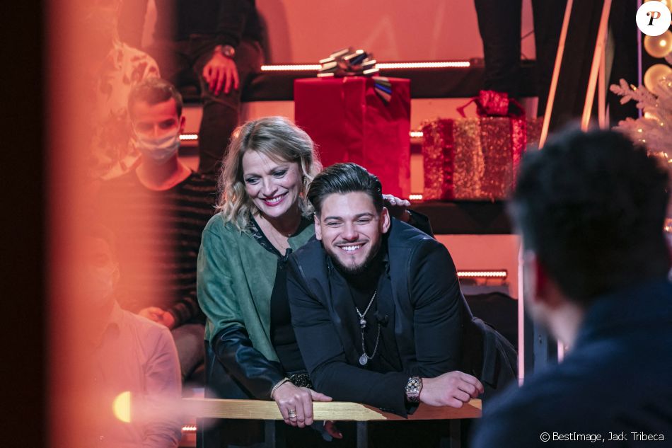 Exclusif - Rayane Bensetti et sa mère - Enregistrement de l'émission "La grosse charriade", présentée par C.Hanouna et diffusée le 17 décembre sur C8. Le 10 décembre 2020 © Jack Tribeca / Bestimage