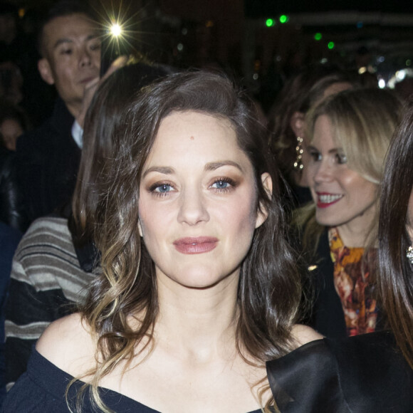 Marion Cotillard, Penelope Cruz - Front row du défilé Chanel Métiers d'Art 2019 / 2020 au Grand Palais à Paris le 4 décembre 2019 © Olivier Borde / Bestimage