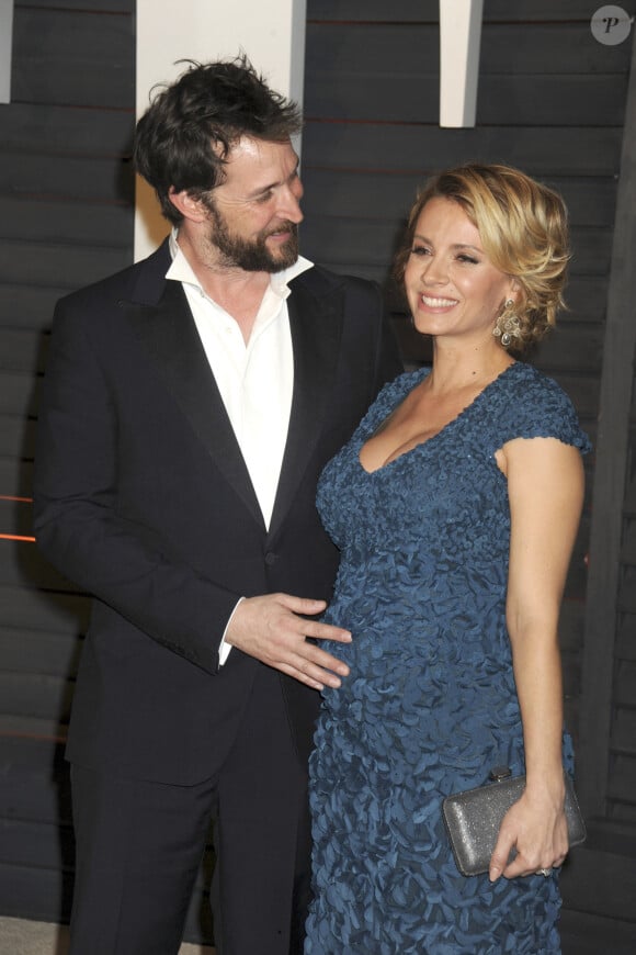 Noah Wyle et sa femme Sara Wells (enceinte) - People à la soirée "Vanity Fair Oscar Party" à Hollywood, le 22 février 2015.