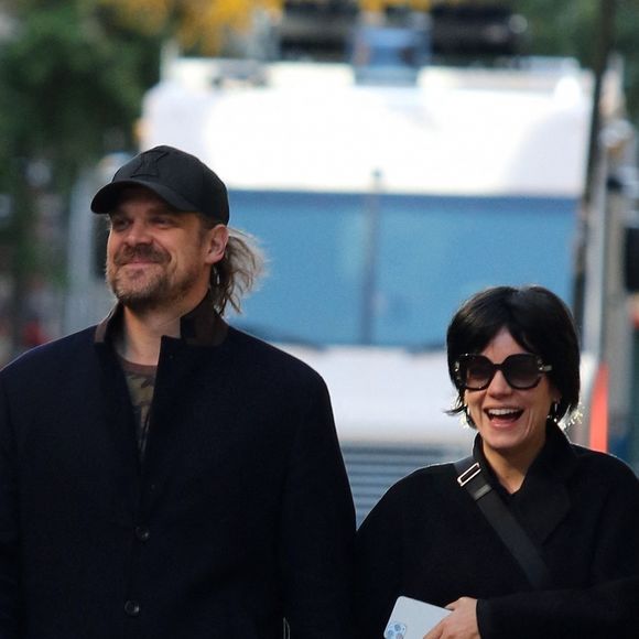 Lily Allen et son compagnon David Harbour se promènent dans les rues de New York le 1er novembre 2019