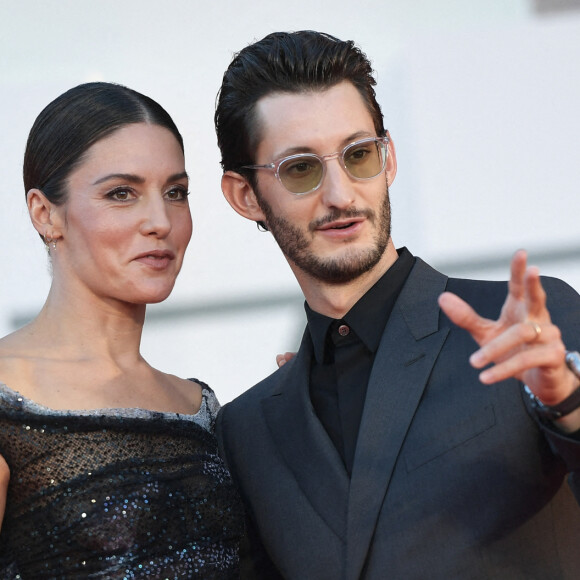 Pierre Niney et sa femme Natasha Andrews - Red carpet du film "The Human Voice" lors de la 77e édition du Festival international du film de Venise, la Mostra.