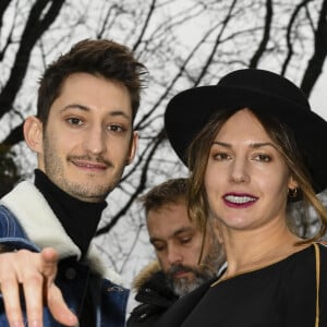 Pierre Niney et sa compagne Natasha Andrews - Défilé de mode Dior Homme Automne-Hiver 2018-2019 à Paris, le 20 janvier 2018. © Pierre Perusseau/Bestimage