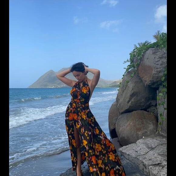 Agathe Auproux sublime en robe sur Instagram, le 16 mai 2021