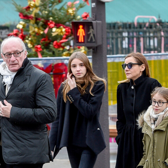 Véronique de Villèle, Pascal Desprez, Clotilde Courau et ses filles Luisa et Vittoria - Sorties de l'église de la Madeleine après les obsèques de Johnny Hallyday à Paris, le 9 décembre 2017. © Coadic Guirec/Bestimage