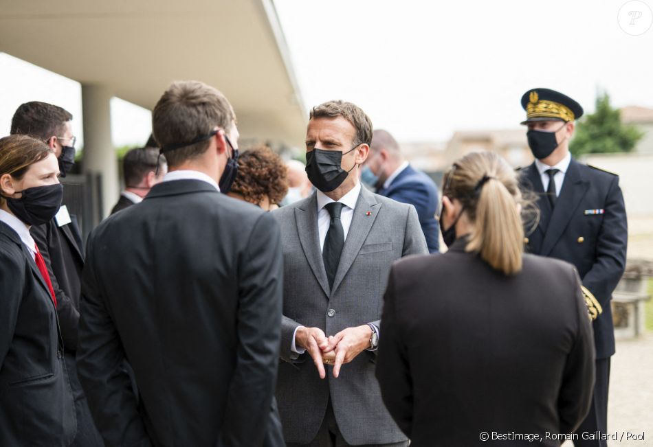 Le président de la République française, Emmanuel Macron visite le Lycée Hôtelier de Tain l'hermitage à la rencontre des élèves, en présence du Préfet de la Drôme, Hugues Moutouh. Le 8 juin 2021. © Romain Gaillard / Pool / Bestimage