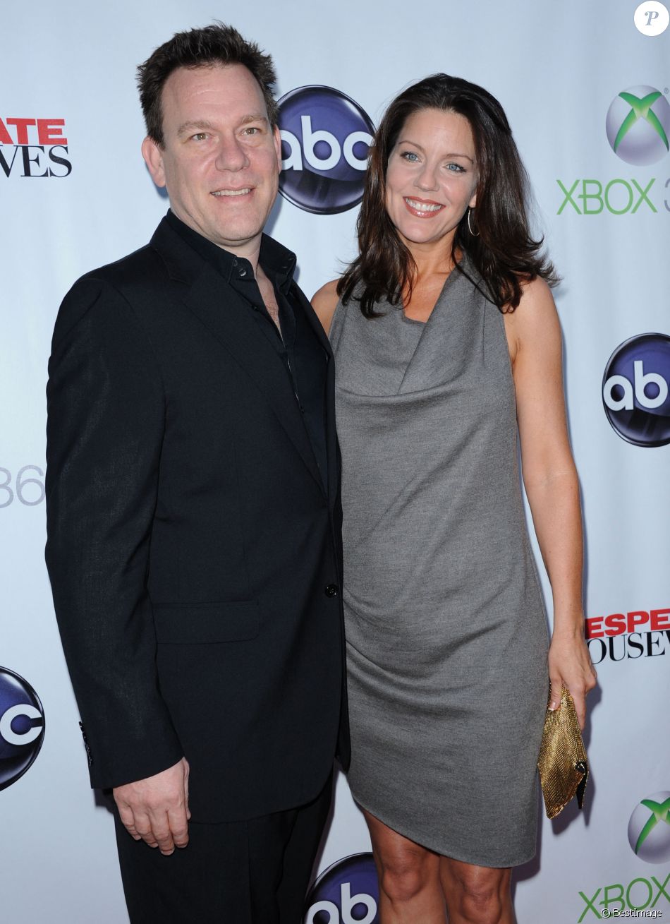 Andrea Parker et son mari à Los Angeles pour la soirée de fin de Desperate Housewives en 2012